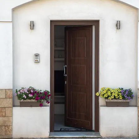 La Casa Di Chiara By Diddoi Taviano (Lecce)